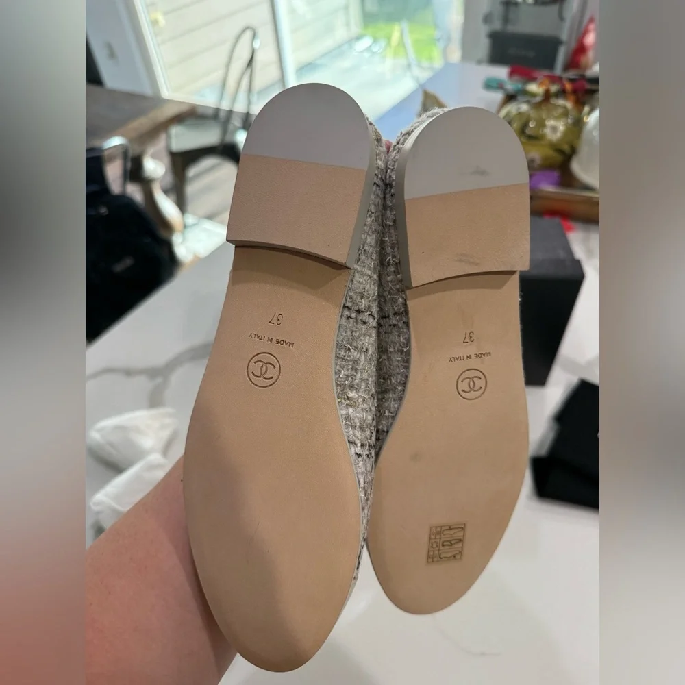 NWT Chanel ballerina, size 37 (US7), gray, gold, ivory - Picture 5 of 6